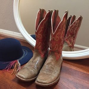 Ariat Boots size 7.5 B Tan Square Toe
